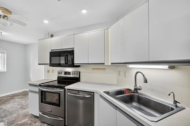 Beautifully maintained 3-bed, 2.5-bath villa with golf course on Fountains Golf and Country Club in Florida - for sale on GolfHomes.com, golf home, golf lot