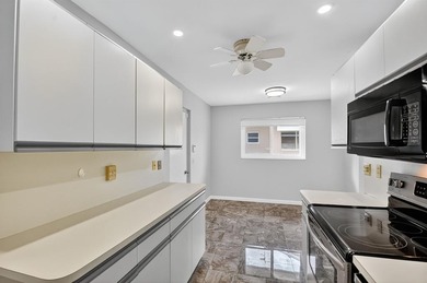 Beautifully maintained 3-bed, 2.5-bath villa with golf course on Fountains Golf and Country Club in Florida - for sale on GolfHomes.com, golf home, golf lot