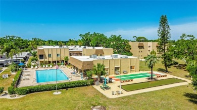 Welcome to the best value in Glen Oaks! This 2-bedroom on Bobby Jones Golf Club in Florida - for sale on GolfHomes.com, golf home, golf lot