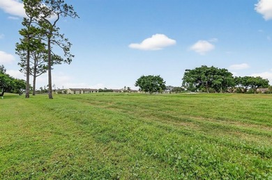 Beautifully maintained 3-bed, 2.5-bath villa with golf course on Fountains Golf and Country Club in Florida - for sale on GolfHomes.com, golf home, golf lot