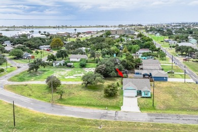 Love where you live in one of Rockport's prime location for golf on Rockport Country Club in Texas - for sale on GolfHomes.com, golf home, golf lot