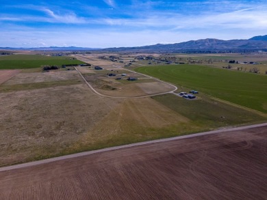 Welcome to country living at its finest! This beautiful 5-acre on Old Baldy Golf Course in Montana - for sale on GolfHomes.com, golf home, golf lot