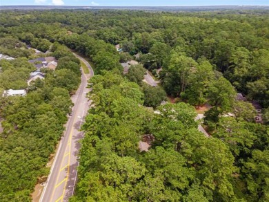 This lovely home is located in a cul-de-sac in charming Camden on Haile Plantation Golf and Country Club in Florida - for sale on GolfHomes.com, golf home, golf lot