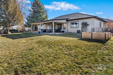 This stunning, well maintained single-level home features 4 on Lakeview Golf Club in Idaho - for sale on GolfHomes.com, golf home, golf lot