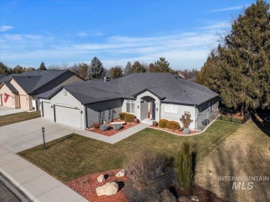 This stunning, well maintained single-level home features 4 on Lakeview Golf Club in Idaho - for sale on GolfHomes.com, golf home, golf lot