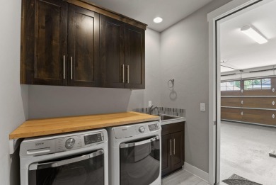 Welcome home to this beautifully crafted single-level residence on  in Oregon - for sale on GolfHomes.com, golf home, golf lot