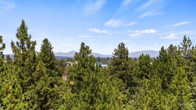 Welcome home to this beautifully crafted single-level residence on  in Oregon - for sale on GolfHomes.com, golf home, golf lot