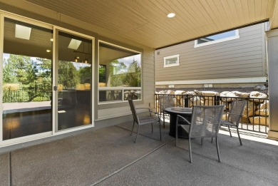 Welcome home to this beautifully crafted single-level residence on  in Oregon - for sale on GolfHomes.com, golf home, golf lot