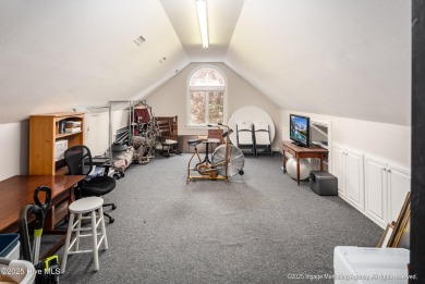 Calling golfers & those who love to entertain! Beautiful GOLF on Greenville Country Club in North Carolina - for sale on GolfHomes.com, golf home, golf lot