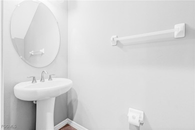 Welcome to a beautifully maintained townhome located in the on Gateway Golf and Country Club in Florida - for sale on GolfHomes.com, golf home, golf lot