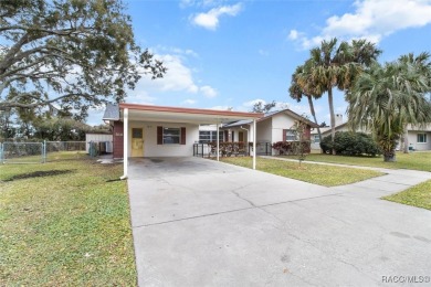 This beautifully remodeled home is right in the HEART of golf on Plantation Inn and Golf Resort  in Florida - for sale on GolfHomes.com, golf home, golf lot