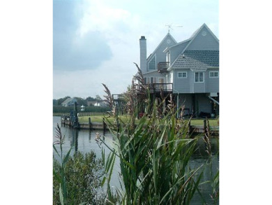 Beautiful home in popular Captain's Cove.  Located on a large on Captains Cove Golf and Yacht Club in Virginia - for sale on GolfHomes.com, golf home, golf lot