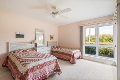 Charming location 2 / 2.5 Townhome. Updated kitchen, granite on Grand Harbor Golf and Country Club in Florida - for sale on GolfHomes.com, golf home, golf lot