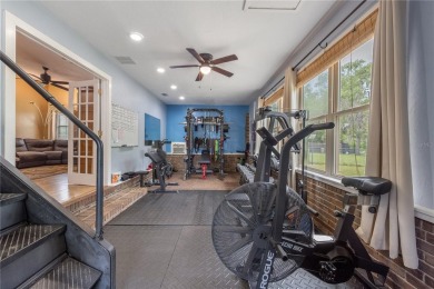 Welcome to this lovely, well-maintained 3-bedroom, 2-bath home on Williston Highlands Golf and Country Club in Florida - for sale on GolfHomes.com, golf home, golf lot