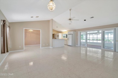 CURRENTLY UNDER CONTRACT, SELLER WILL CONSIDER BACKUP OFFERS on Holiday Golf Club in Florida - for sale on GolfHomes.com, golf home, golf lot