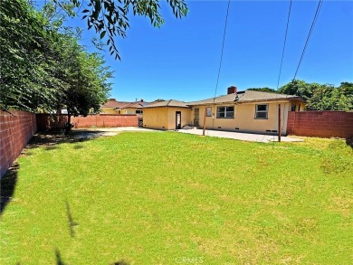 Charming home in the wonderful city of Anaheim! Just shy of 1 on Dad Miller Golf Course in California - for sale on GolfHomes.com, golf home, golf lot