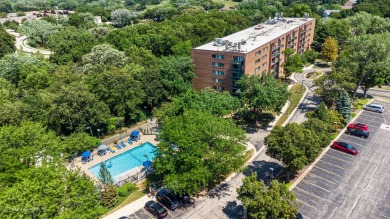 Welcome to 1800 Huntington Blvd Unit #203 - a beautifully on Hilldale Golf Club in Illinois - for sale on GolfHomes.com, golf home, golf lot