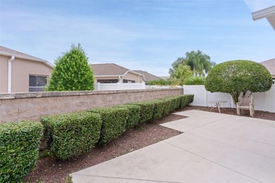 Step into this stylish TURNKEY 2-bedroom, 2-bath Beauregard on Cane Garden Golf Course - Sumter in Florida - for sale on GolfHomes.com, golf home, golf lot