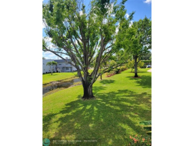 MOTIVATED SELLER!! GREAT PRIVATE LOCATION. THIS LIGHT AND BRIGHT on Kings Point Golf -Flanders Way in Florida - for sale on GolfHomes.com, golf home, golf lot