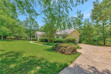 Welcome to this CHICKASAW POINT GOLF COURSE HOME situated on a on The Trail At Chickasaw Pointe in South Carolina - for sale on GolfHomes.com, golf home, golf lot