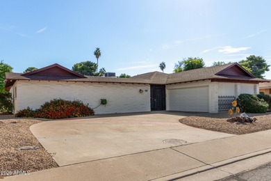Don't miss this move-in ready 2-bedroom, 2-bath home in on Sun City Country Club in Arizona - for sale on GolfHomes.com, golf home, golf lot