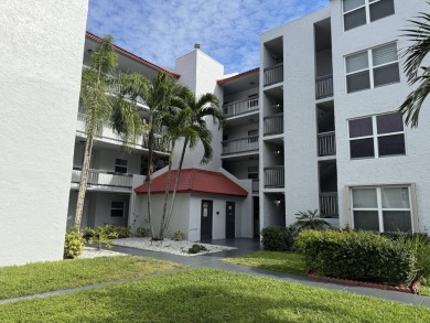 This well-maintained first-floor unit offers a great combination on Pine Island Ridge Country Club in Florida - for sale on GolfHomes.com, golf home, golf lot