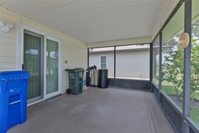 Quaint 2 bedroom 2 bath home in the very desirable mid-Florida on Highland Fairways Golf Club in Florida - for sale on GolfHomes.com, golf home, golf lot