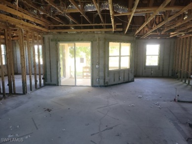 INVESTOR/REHAB opportunity in the SW Florida community of on Rotonda Golf and Country Club The Links Course in Florida - for sale on GolfHomes.com, golf home, golf lot
