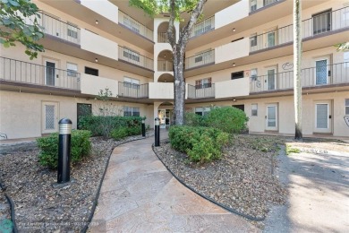 Tastefully renovated top floor corner unit with lots of natural on Inverrary Country Club in Florida - for sale on GolfHomes.com, golf home, golf lot