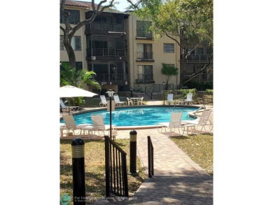 Tastefully renovated top floor corner unit with lots of natural on Inverrary Country Club in Florida - for sale on GolfHomes.com, golf home, golf lot