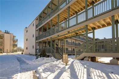 RARE FIND! TURNKEY*FIRST FLOOR*END UNIT*ESTABLISHED RENTAL on Beech Mountain Club in North Carolina - for sale on GolfHomes.com, golf home, golf lot