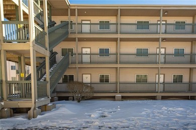 RARE FIND! TURNKEY*FIRST FLOOR*END UNIT*ESTABLISHED RENTAL on Beech Mountain Club in North Carolina - for sale on GolfHomes.com, golf home, golf lot