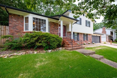 Discover this spacious 4 Bedroom/3 Bath home in the highly on Pleasant Valley Country Club in Arkansas - for sale on GolfHomes.com, golf home, golf lot