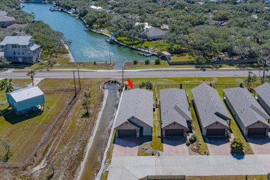 2 bedroom 2 bath townhome in the heart of Rockport with a on Rockport Country Club in Texas - for sale on GolfHomes.com, golf home, golf lot