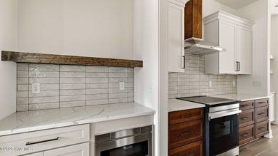 Situated at 139 Lancashire Lane in the gated Seven Lakes South on Seven Lakes Country Club in North Carolina - for sale on GolfHomes.com, golf home, golf lot