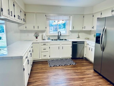 Prime location located on the golf course! This beautiful and on Hopkinsville Golf and Country Club in Kentucky - for sale on GolfHomes.com, golf home, golf lot