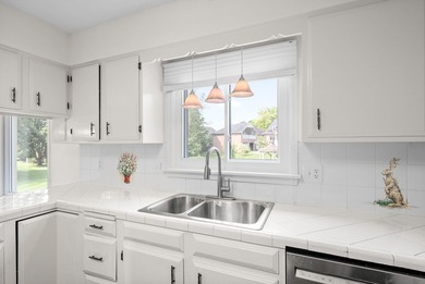 Prime location located on the golf course! This beautiful and on Hopkinsville Golf and Country Club in Kentucky - for sale on GolfHomes.com, golf home, golf lot