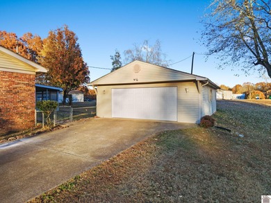 MOVE-IN READY!! You will LOVE this 4 BR, 2 BA  brick home on Mineral Mound Golf Course in Kentucky - for sale on GolfHomes.com, golf home, golf lot