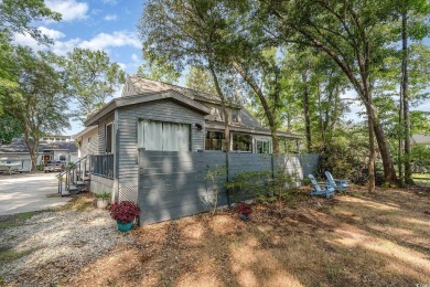 CHECK OUT THIS COZY LOW COUNTRY HOME!!!! This home sits on a on Wedgefield Plantation Golf Club in South Carolina - for sale on GolfHomes.com, golf home, golf lot