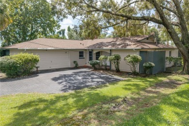 Right in the Heart of Crystal River! Welcome to this charming 3 on Plantation Inn and Golf Resort  in Florida - for sale on GolfHomes.com, golf home, golf lot