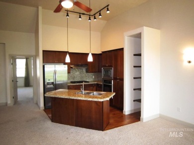 This end unit home provides simplicity of living at an on Eagle Hills Golf Course in Idaho - for sale on GolfHomes.com, golf home, golf lot