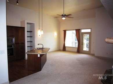 This end unit home provides simplicity of living at an on Eagle Hills Golf Course in Idaho - for sale on GolfHomes.com, golf home, golf lot