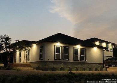 Welcome to this stunning custom-built home in the sought-after on Vaaler Creek Golf Club in Texas - for sale on GolfHomes.com, golf home, golf lot