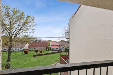Seller offering $5,000 toward closing costs with an acceptable on Lakeside Village Golf Course in Texas - for sale on GolfHomes.com, golf home, golf lot