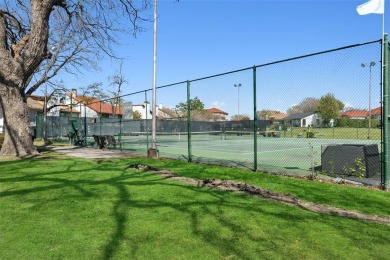 Seller offering $5,000 toward closing costs with an acceptable on Lakeside Village Golf Course in Texas - for sale on GolfHomes.com, golf home, golf lot