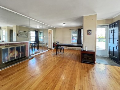 Don't miss your opportunity to own this brick, ranch home on Lincoln Oaks Golf Course in Illinois - for sale on GolfHomes.com, golf home, golf lot
