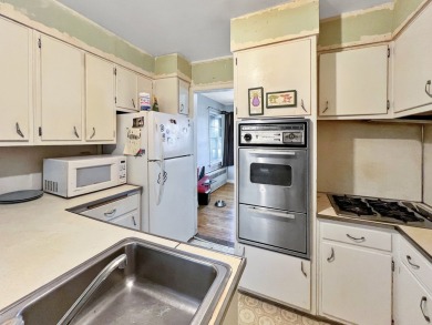Don't miss your opportunity to own this brick, ranch home on Lincoln Oaks Golf Course in Illinois - for sale on GolfHomes.com, golf home, golf lot