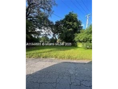 Owner agent. Build your home on this 0.2307 acres vacant on Sun n Lake Golf and Country Club in Florida - for sale on GolfHomes.com, golf home, golf lot