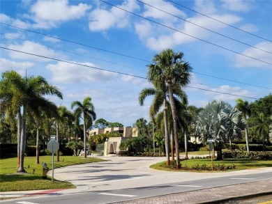 Penthouse condo remodeled with high end finishes. 2 br, 2 ba on Martin County Golf Course in Florida - for sale on GolfHomes.com, golf home, golf lot