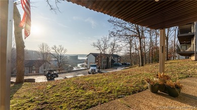 Tastefully updated and beautifully decorated condo at the on Seasons Ridge At Four Seasons in Missouri - for sale on GolfHomes.com, golf home, golf lot